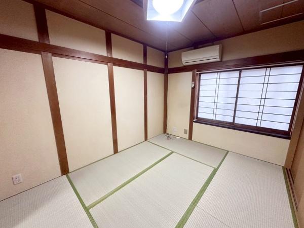 大阪市生野区生野西4丁目　中古戸建 内観写真（リビング以外の居室）