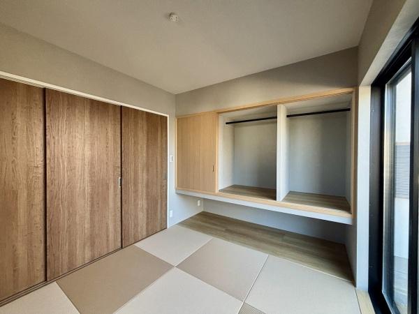 堺市美原区平尾　中古戸建 内観写真（リビング以外の居室）