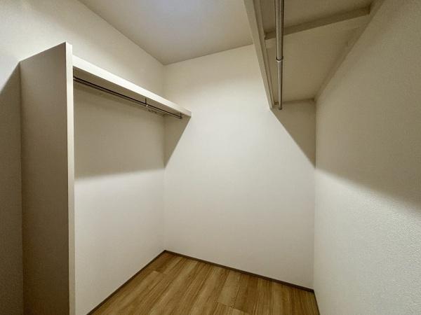 堺市美原区平尾　中古戸建 内観写真（収納）