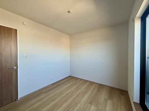 堺市美原区平尾　中古戸建 内観写真（リビング以外の居室）