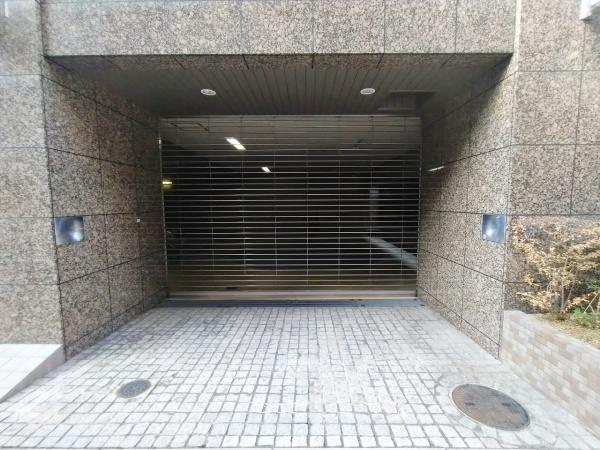 リーガル江戸堀ウエストパーク 共用部写真（駐車場）
