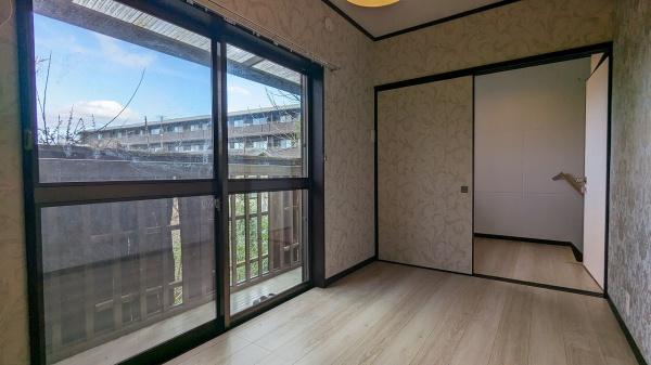 京都市左京区粟田口鳥居町　中古テラスハウス 内観写真（リビング以外の居室）