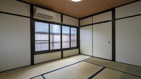 京都市左京区粟田口鳥居町　中古テラスハウス 内観写真（リビング以外の居室）