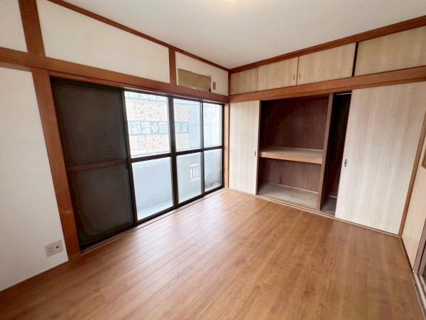 大阪市生野区桃谷5丁目　中古戸建 内観写真（リビング以外の居室）