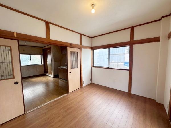 大阪市生野区桃谷5丁目　中古戸建 内観写真（リビング以外の居室）