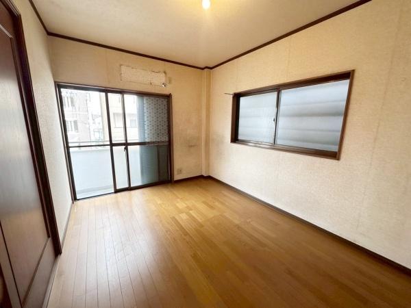大阪市生野区桃谷5丁目　中古戸建 内観写真（リビング以外の居室）