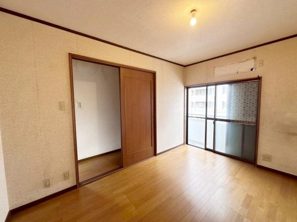 大阪市生野区桃谷5丁目　中古戸建 内観写真（リビング以外の居室）