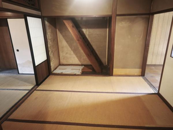 京都市上京区出水町　中古戸建 内観写真（リビング以外の居室）