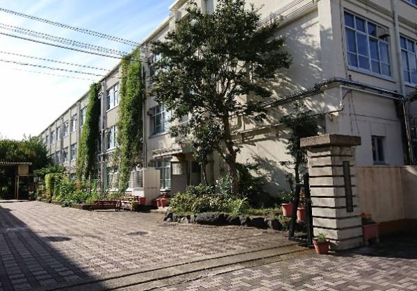 京都府京都市北区鞍馬口通室町東入上御霊上江町 小学校