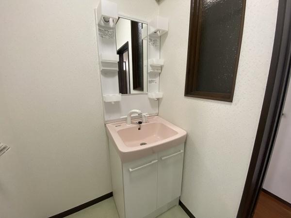 羽曳野市駒ヶ谷　中古戸建 内観写真（洗面台・洗面所）