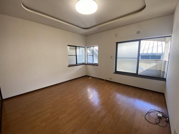 羽曳野市駒ヶ谷　中古戸建 内観写真（リビング以外の居室）