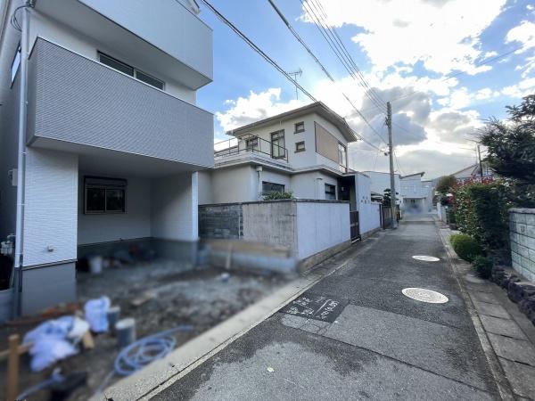 京都市右京区太秦上ノ段町　2号地　新築戸建 現地写真（前面道路含む現地写真）