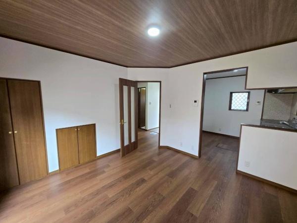 堺市西区鳳南町5丁　中古戸建 内観写真（リビング）