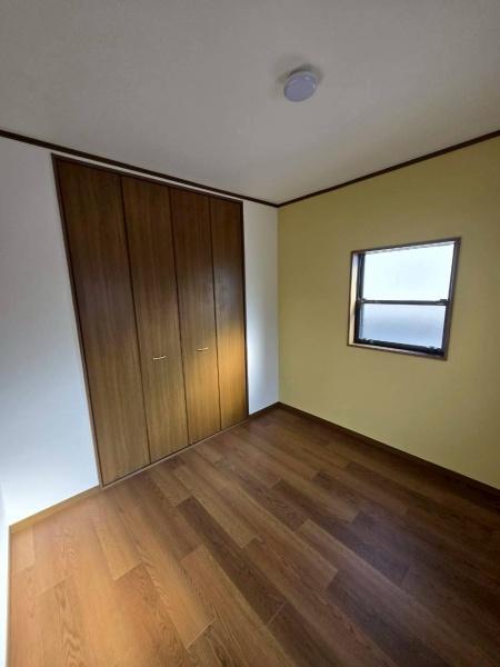 堺市西区鳳南町5丁　中古戸建 内観写真（リビング以外の居室）