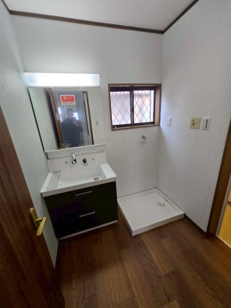 堺市西区鳳南町5丁　中古戸建 内観写真（洗面台・洗面所）