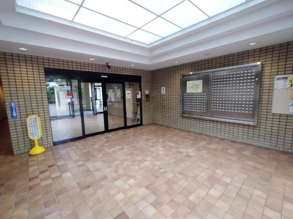 ファミール北大阪リバーサイド 共用部写真（エントランス）