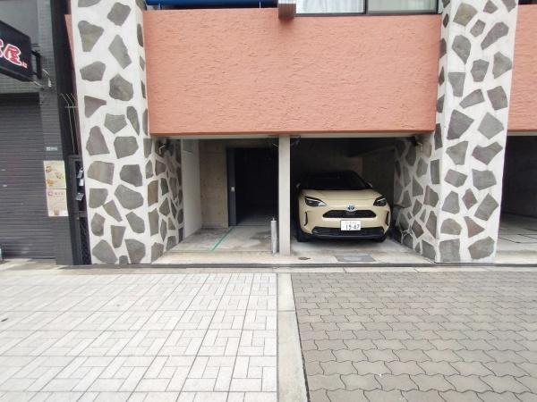 ベルデフラッツ阿波座 共用部写真（駐車場）