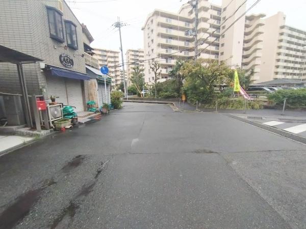 大阪市東淀川区井高野2丁目　中古戸建 現地写真（前面道路含む現地写真）