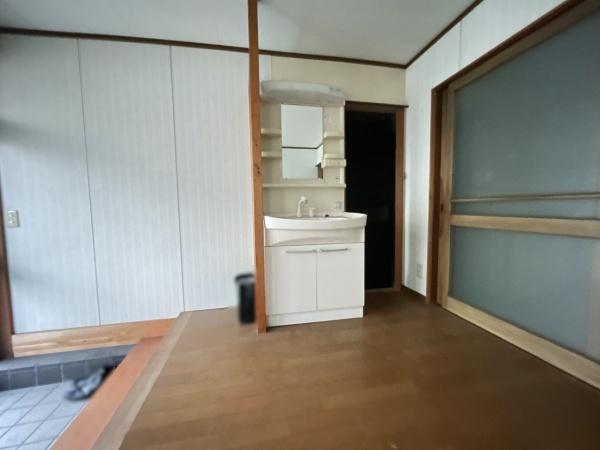 京都市中京区聚楽廻松下町　中古戸建 内観写真（洗面台・洗面所）