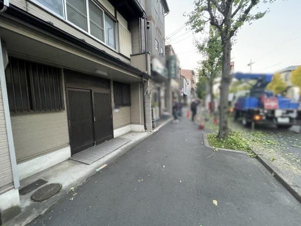 京都市中京区聚楽廻松下町　中古戸建 現地写真（前面道路含む現地写真）