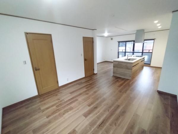 大阪市鶴見区緑3丁目　中古戸建 内観写真（リビング）