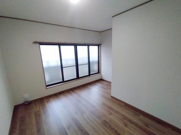 大阪市鶴見区緑3丁目　中古戸建 内観写真（リビング以外の居室）