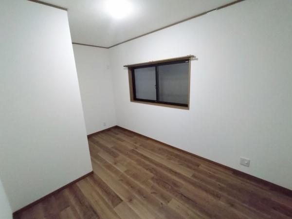 大阪市鶴見区緑3丁目　中古戸建 内観写真（リビング以外の居室）