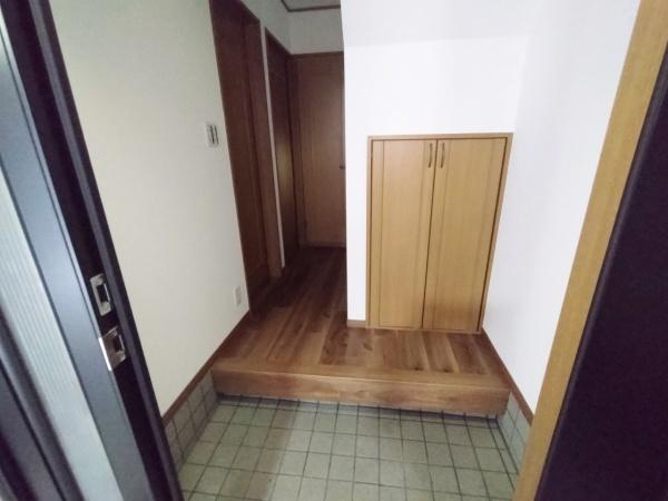 大阪市鶴見区緑3丁目　中古戸建 現地写真（玄関）