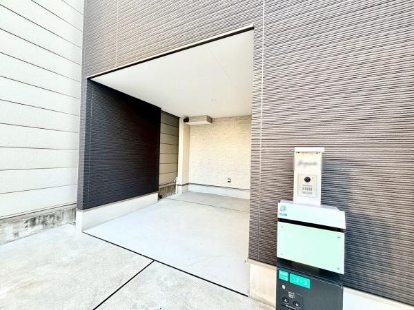 大阪市住之江区粉浜西2丁目　中古戸建 現地写真（駐車場）