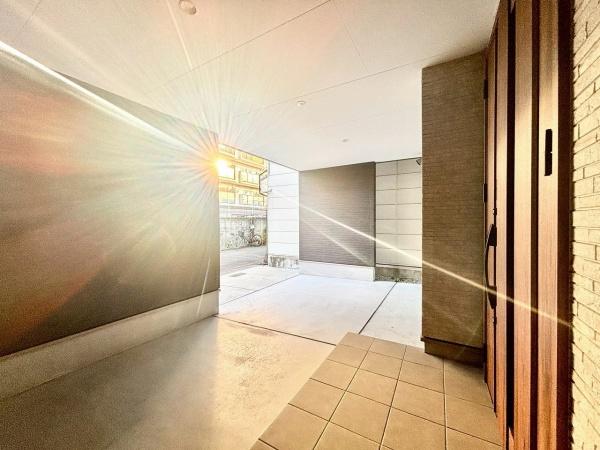 大阪市住之江区粉浜西2丁目　中古戸建 現地写真（玄関）