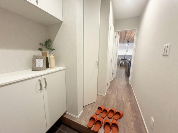 大阪市平野区背戸口1丁目　新築戸建 現地写真（玄関）