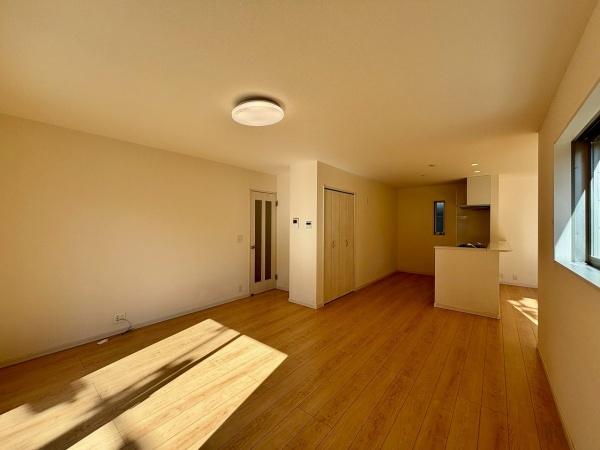 堺市堺区山本町5丁　中古戸建 内観写真（リビング）