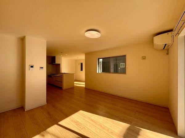 堺市堺区山本町5丁　中古戸建 内観写真（リビング）