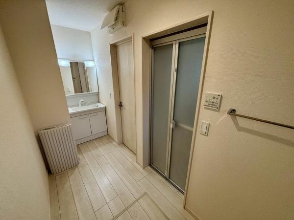 堺市堺区山本町5丁　中古戸建 内観写真（洗面台・洗面所）