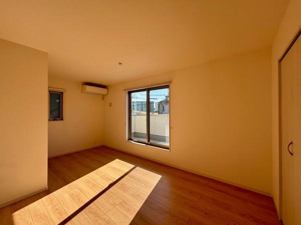 堺市堺区山本町5丁　中古戸建 内観写真（リビング以外の居室）