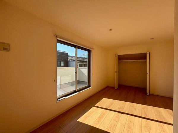 堺市堺区山本町5丁　中古戸建 内観写真（リビング以外の居室）