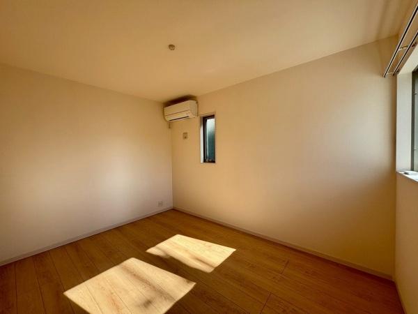 堺市堺区山本町5丁　中古戸建 内観写真（リビング以外の居室）