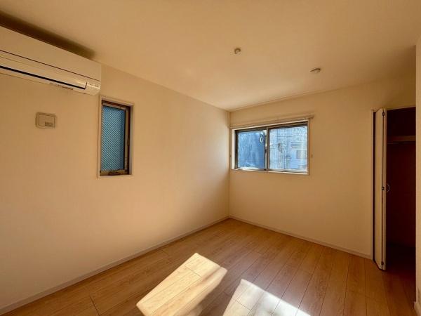 堺市堺区山本町5丁　中古戸建 内観写真（リビング以外の居室）