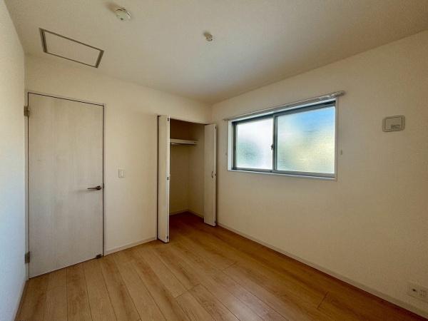 堺市堺区山本町5丁　中古戸建 内観写真（リビング以外の居室）