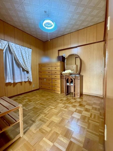 堺市東区日置荘西町5丁　中古戸建 内観写真（リビング以外の居室）