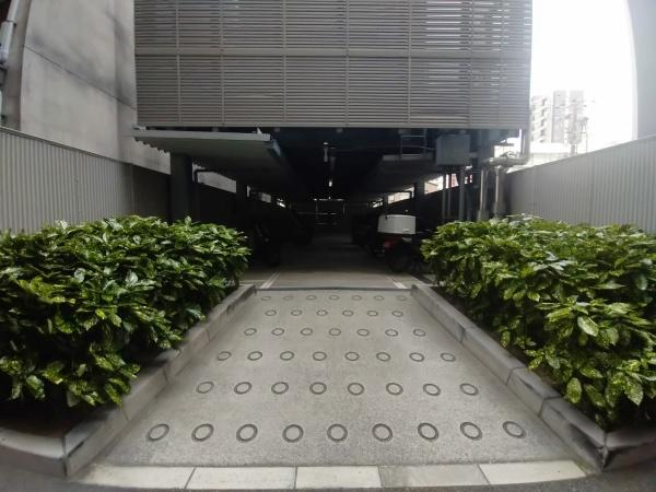 ヴィークタワー南堀江 共用部写真（駐車場）