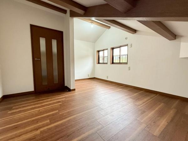 京都市左京区静市市原町　中古戸建 内観写真（リビング以外の居室）