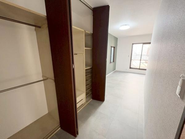 大阪市住之江区安立3丁目　中古戸建 内観写真（収納）