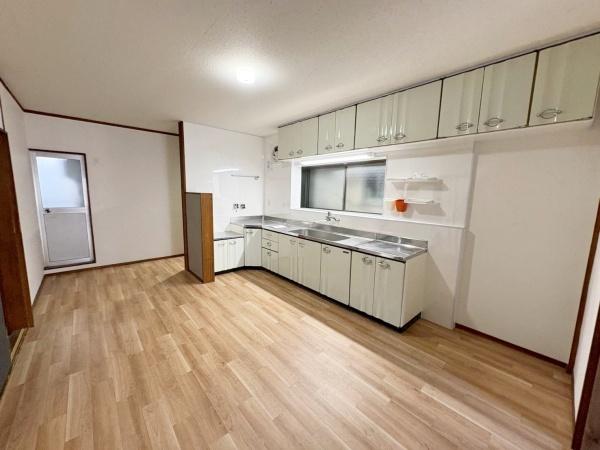 大阪市生野区巽北1丁目　中古戸建 内観写真（リビング）