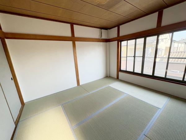 大阪市生野区巽北1丁目　中古戸建 内観写真（リビング以外の居室）