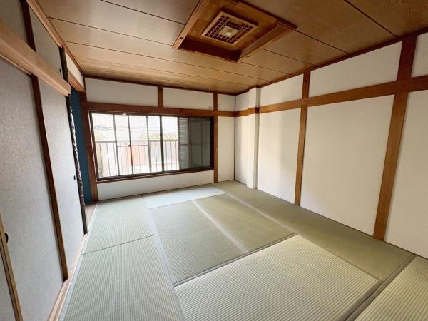 大阪市生野区巽北1丁目　中古戸建 内観写真（リビング以外の居室）