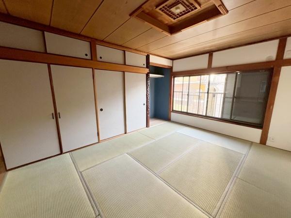大阪市生野区巽北1丁目　中古戸建 内観写真（リビング以外の居室）