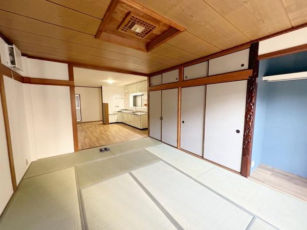 大阪市生野区巽北1丁目　中古戸建 内観写真（リビング以外の居室）