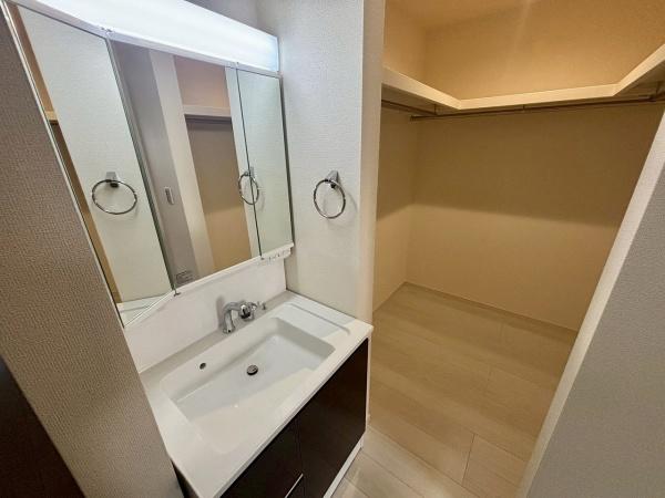大阪市生野区田島3丁目　新築戸建 内観写真（洗面台・洗面所）