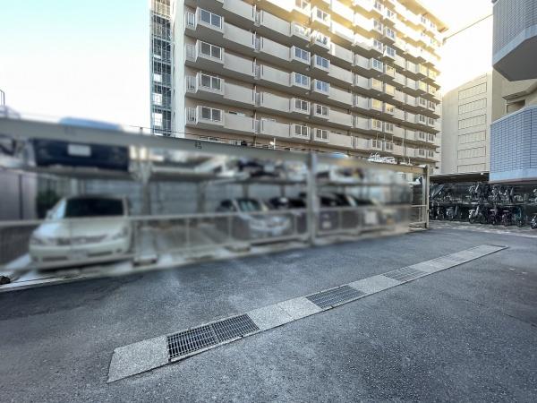 レスタージュ西陣 共用部写真（駐車場）